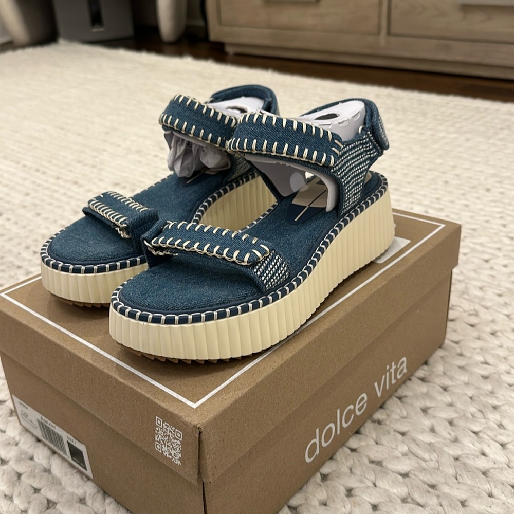 Dolce Vita Denim Blue Knit Sandals Size 7: BRAND NEW! Never Worn